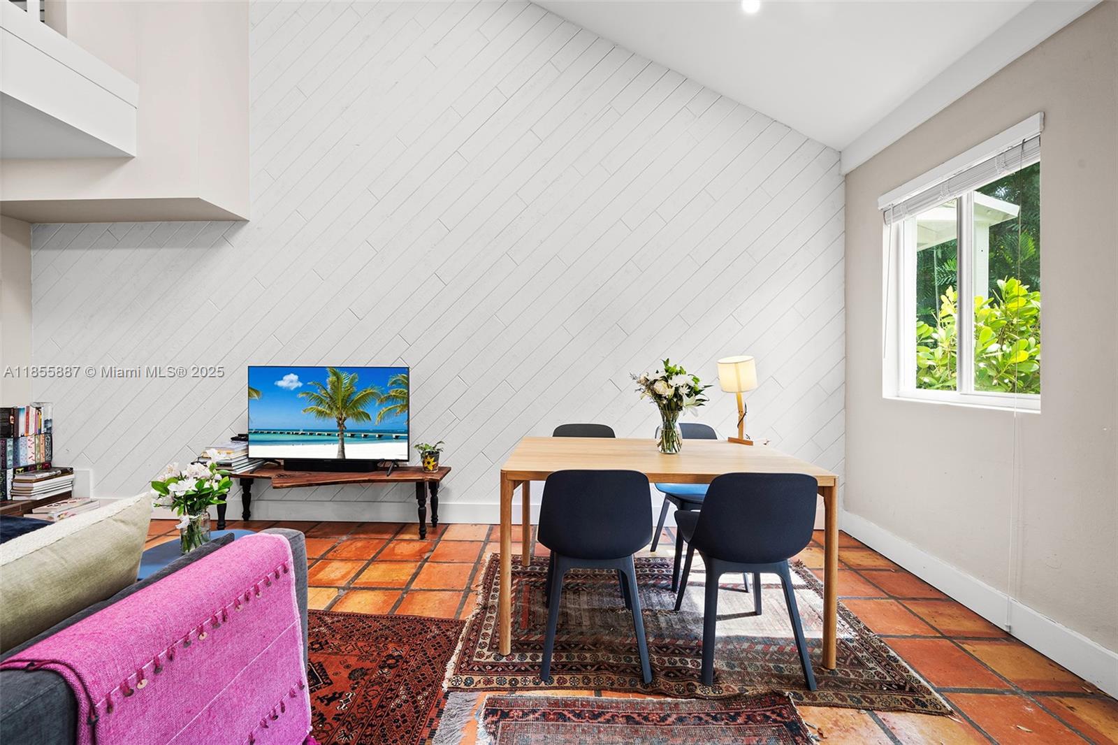 3586 Main Hwy Coconut Grove, FL 33133