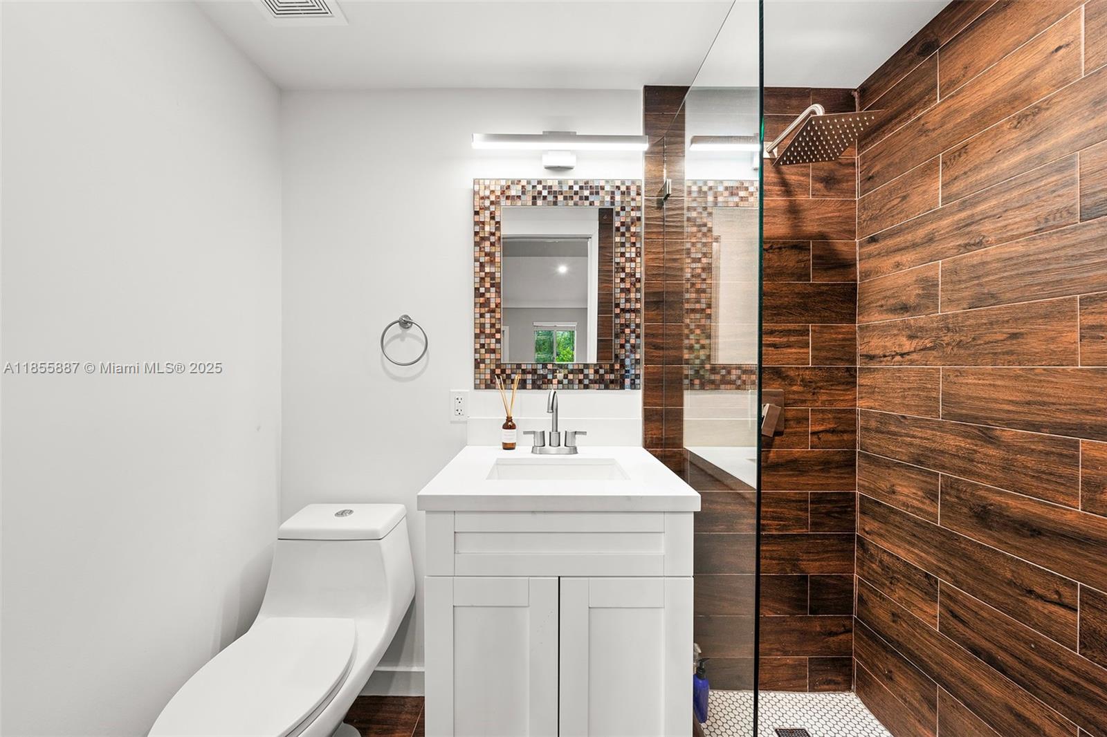 3586 Main Hwy Coconut Grove, FL 33133