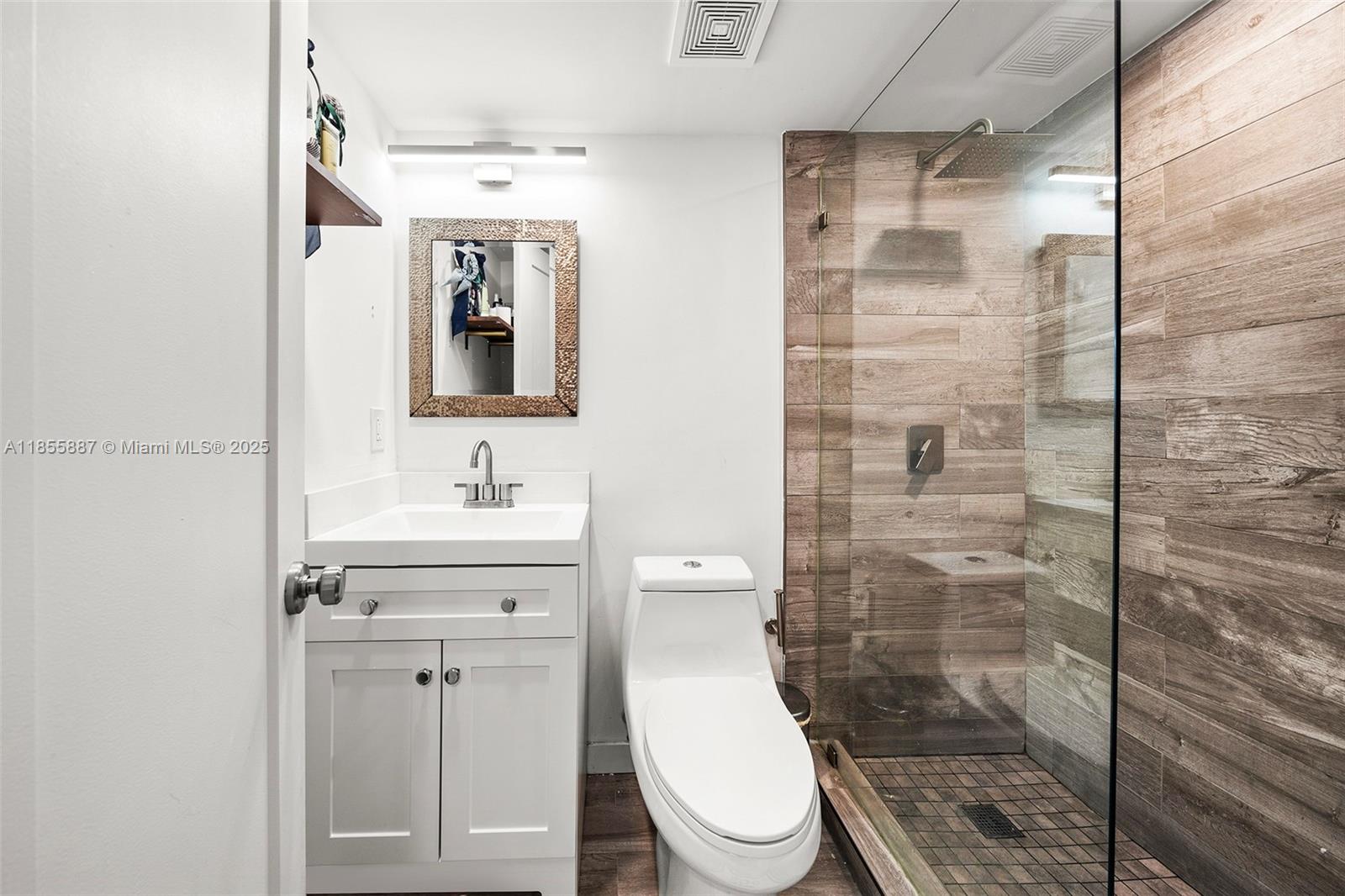 3586 Main Hwy Coconut Grove, FL 33133