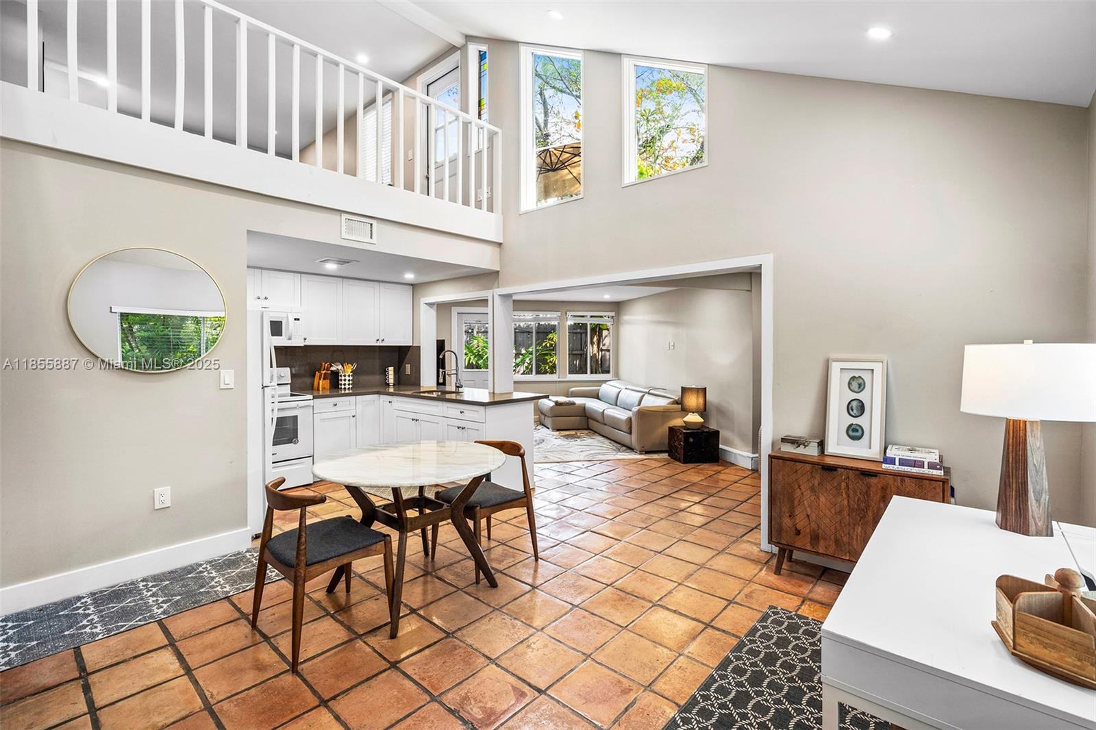 3586 Main Hwy Coconut Grove, FL 33133