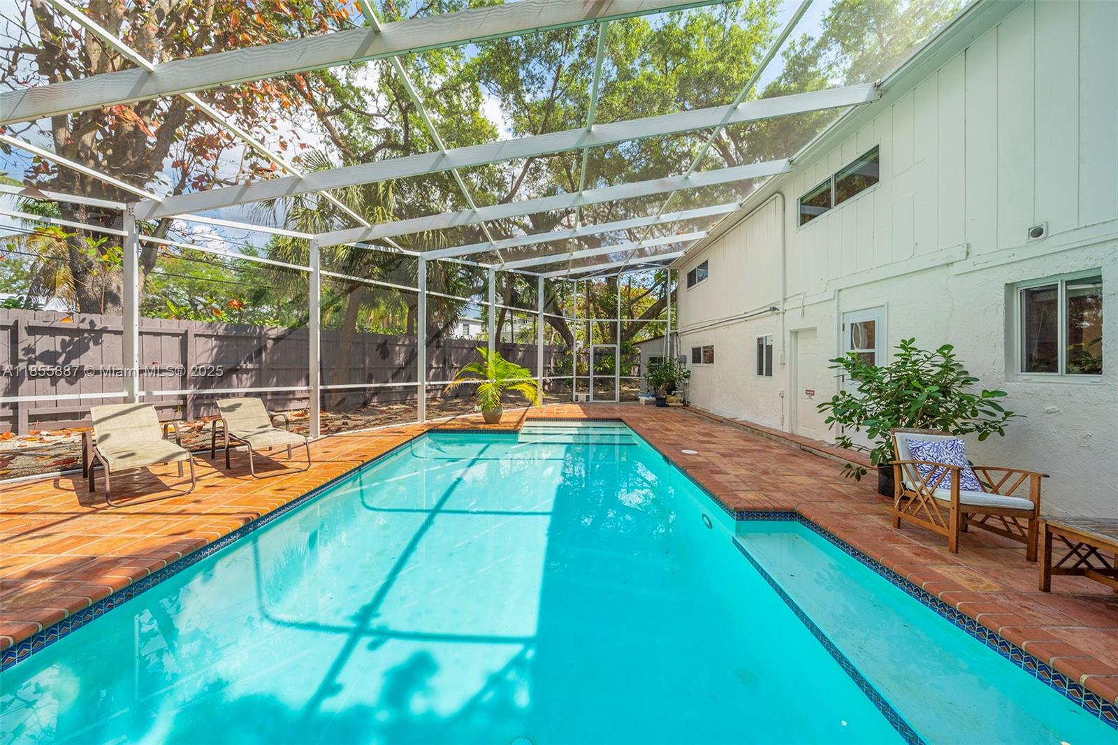 3586 Main Hwy Coconut Grove, FL 33133