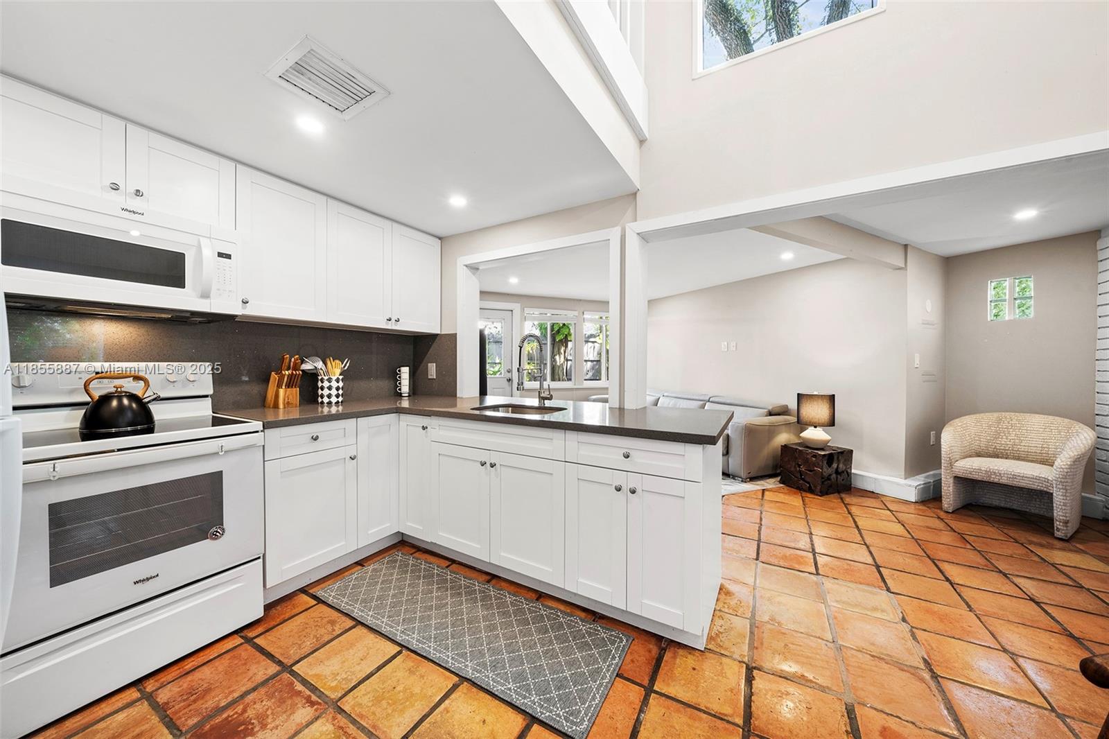 3586 Main Hwy Coconut Grove, FL 33133