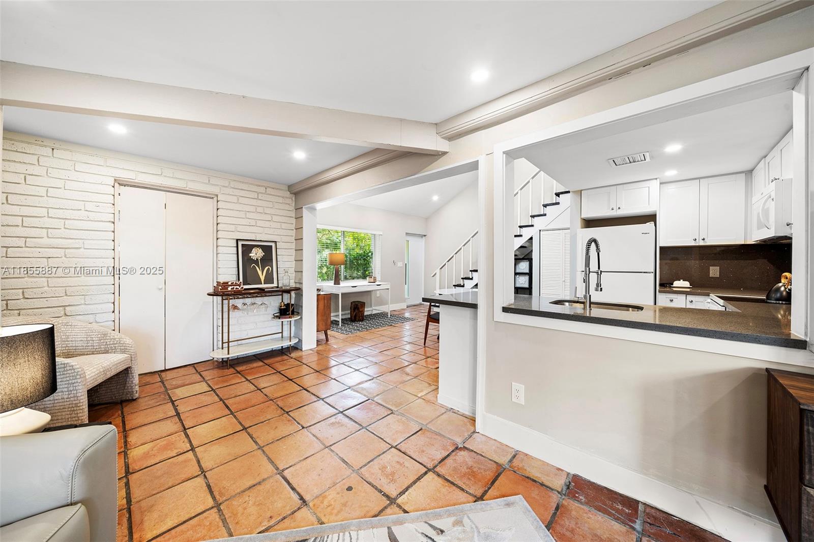 3586 Main Hwy Coconut Grove, FL 33133