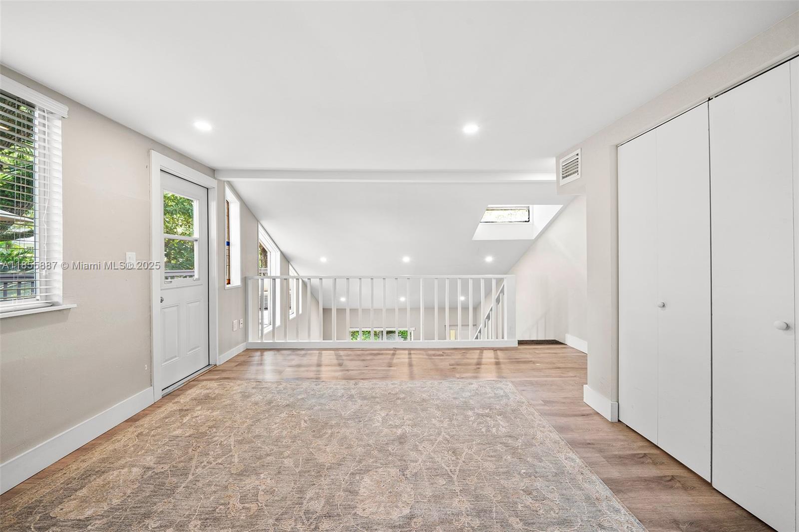 3586 Main Hwy Coconut Grove, FL 33133