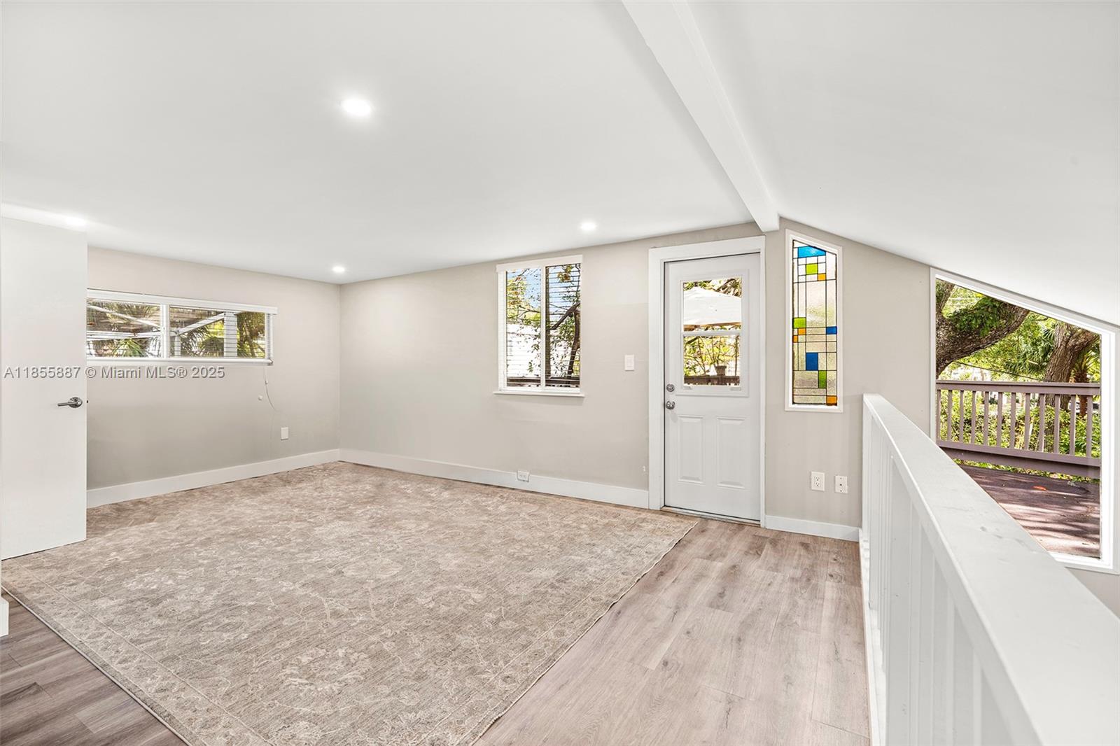 3586 Main Hwy Coconut Grove, FL 33133