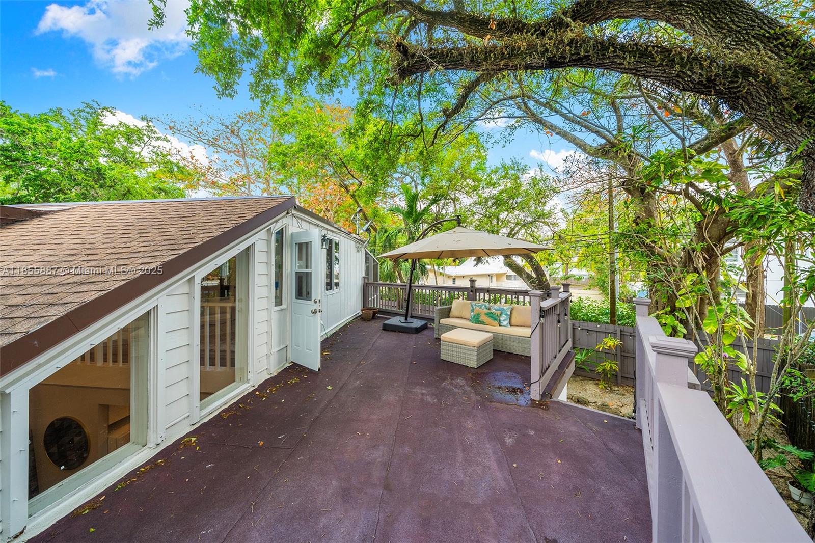 3586 Main Hwy Coconut Grove, FL 33133