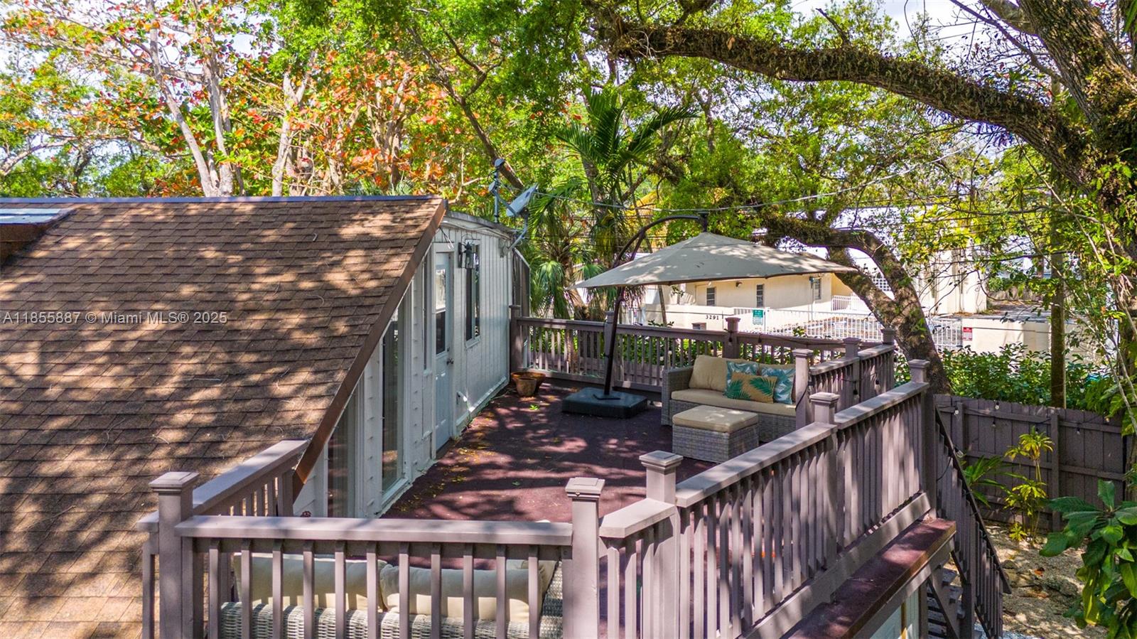 3586 Main Hwy Coconut Grove, FL 33133