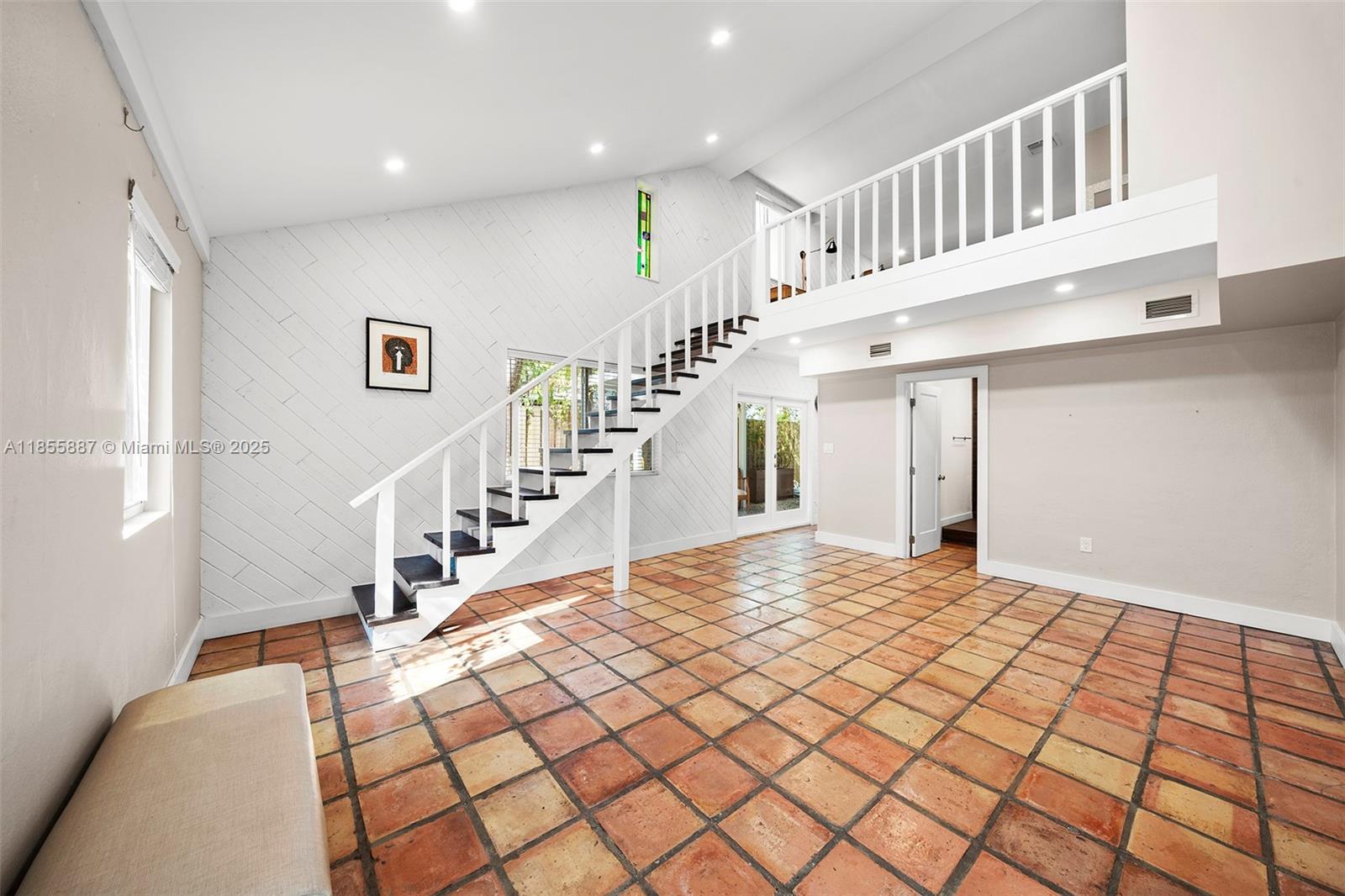 3586 Main Hwy Coconut Grove, FL 33133