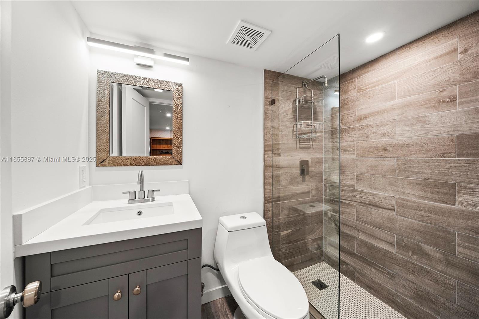 3586 Main Hwy Coconut Grove, FL 33133