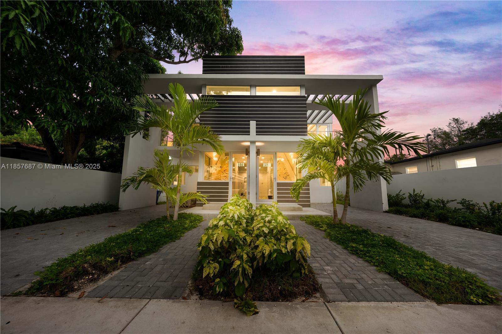857 SW 14th Ave #A