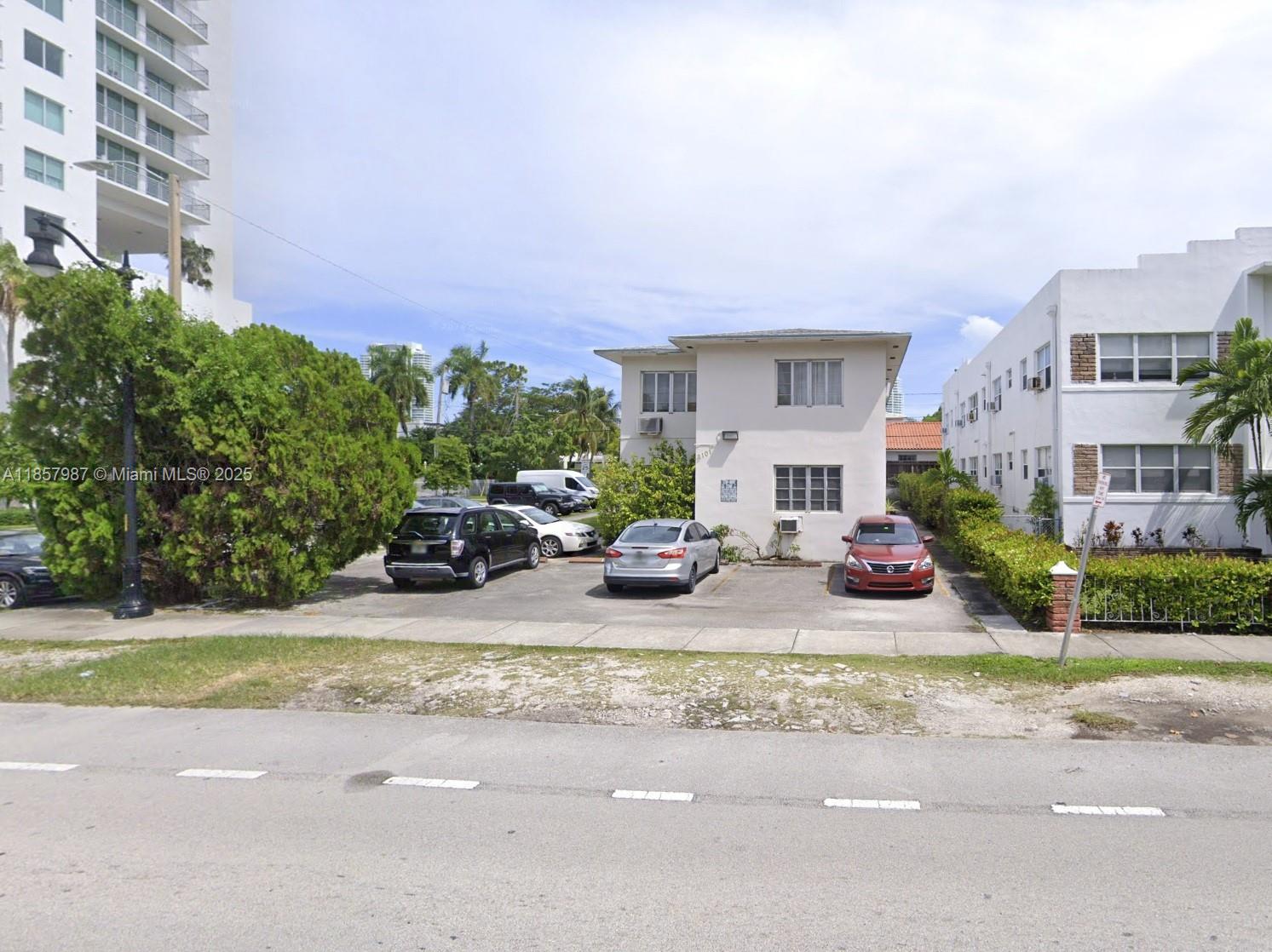 2101 SW 3rd Ave Miami, FL 33129