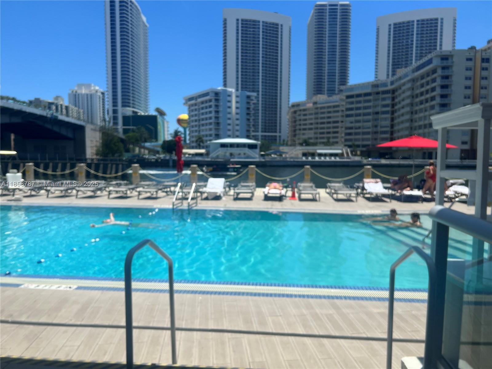 image Beachwalk17