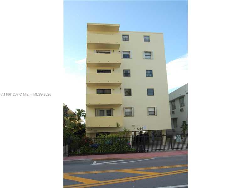1334 Collins Ave #604