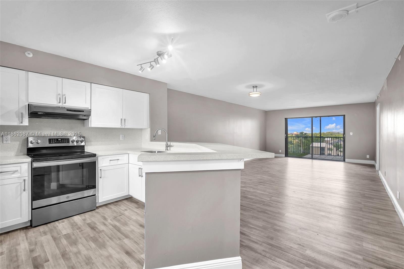 2112 S Cypress Bnd Dr #802
