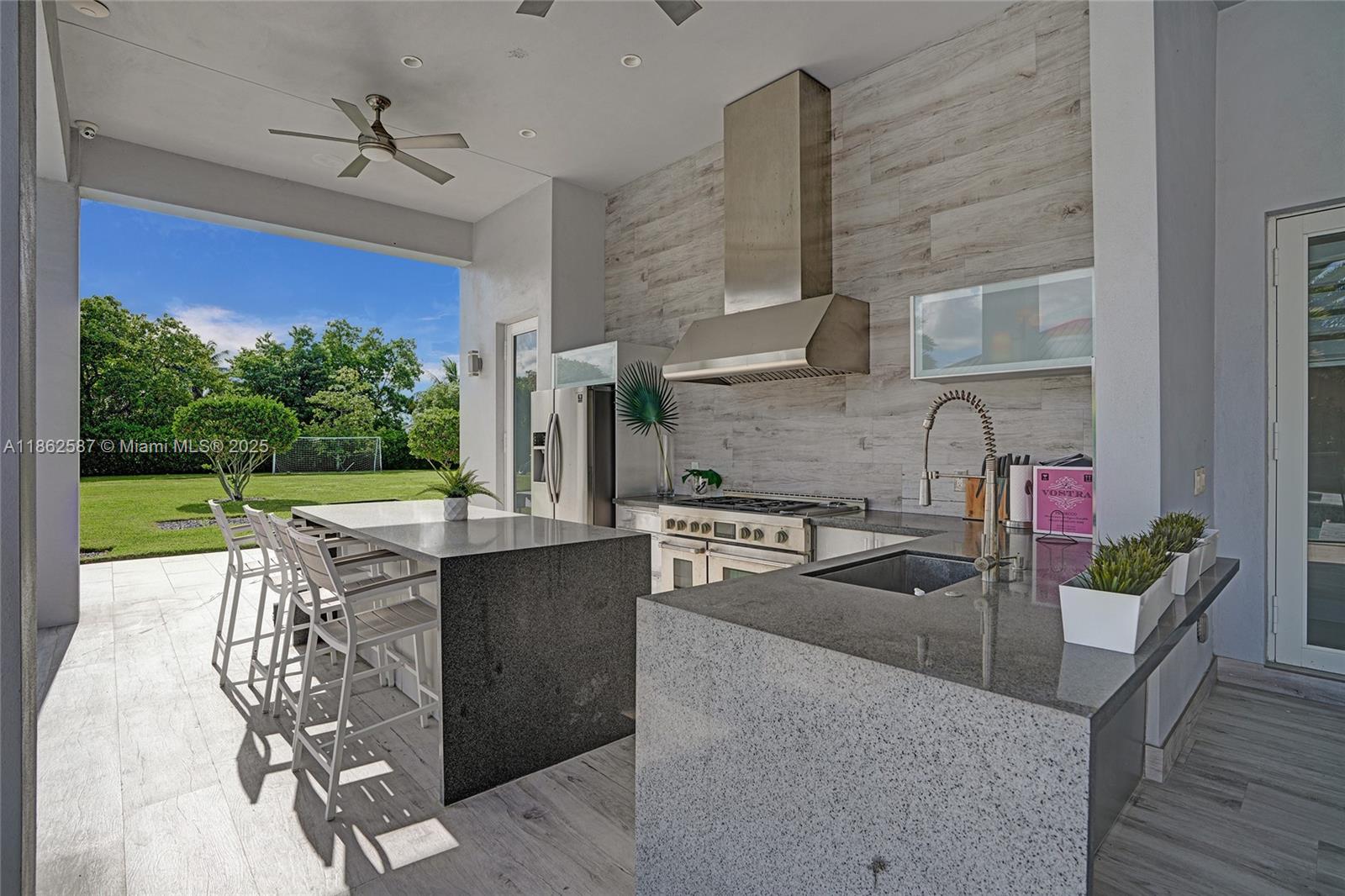 411 NW 125th Ave Miami, FL 33182