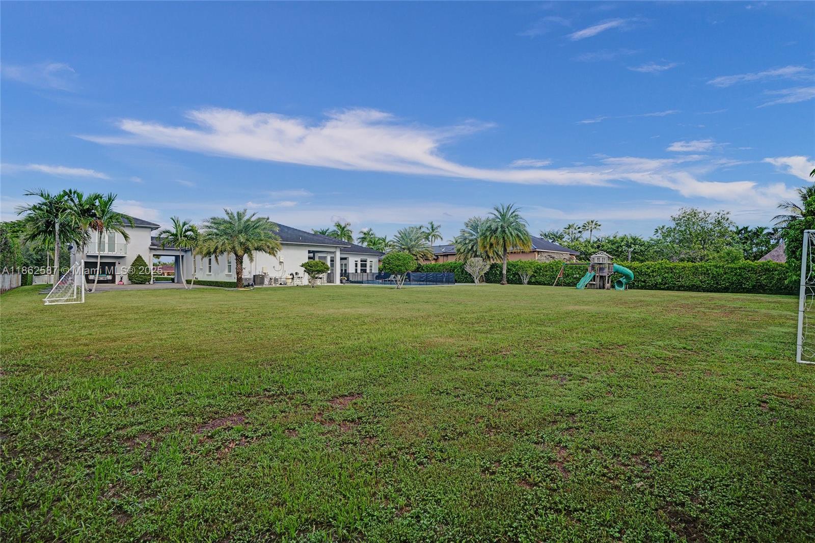 411 NW 125th Ave Miami, FL 33182