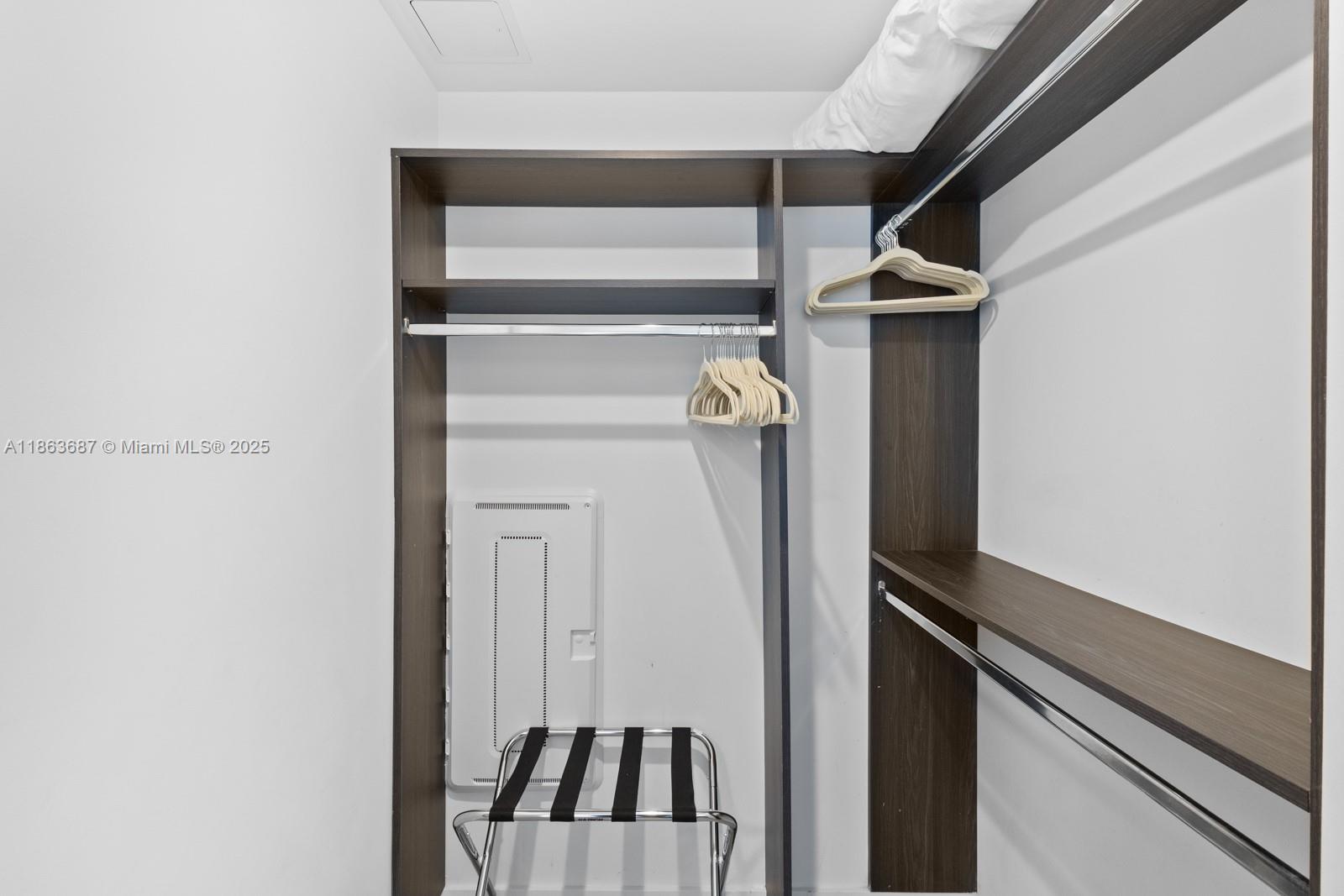 image Yotel13