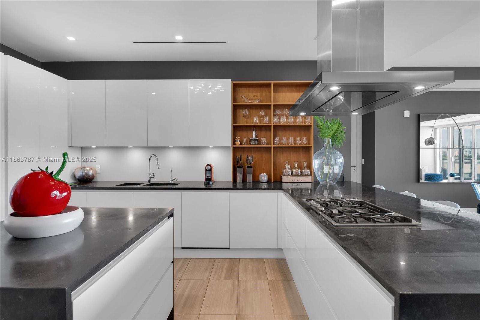 image Ritz-carlton Residences11