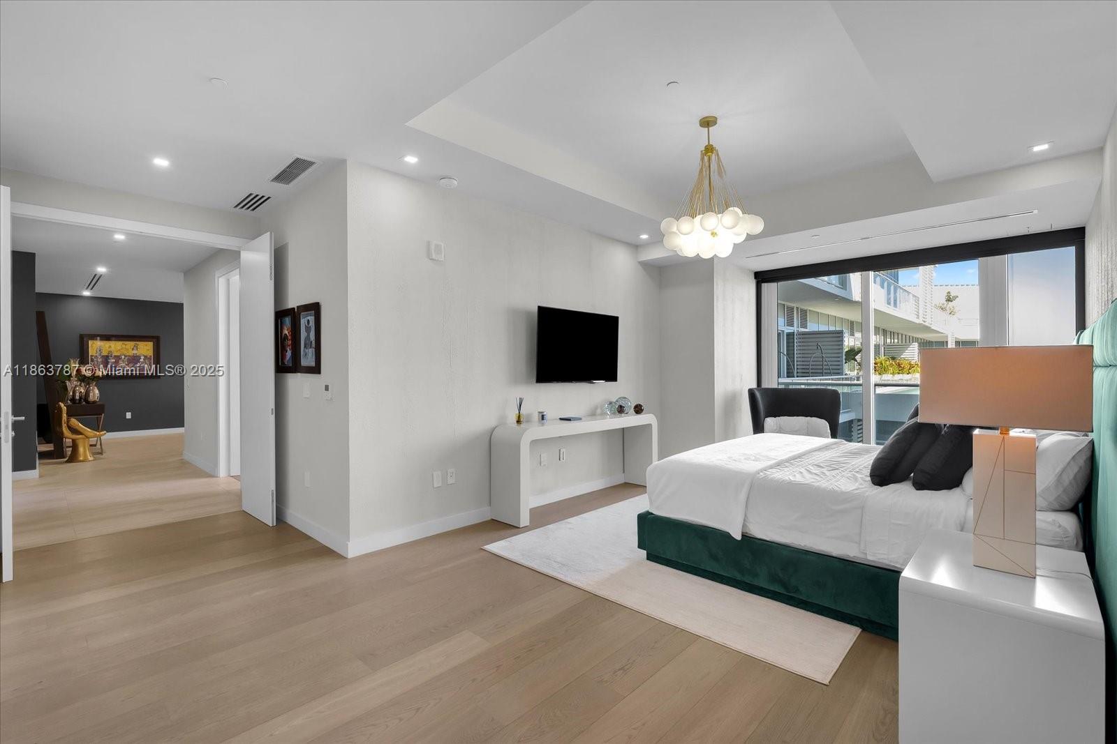 image Ritz-carlton Residences31