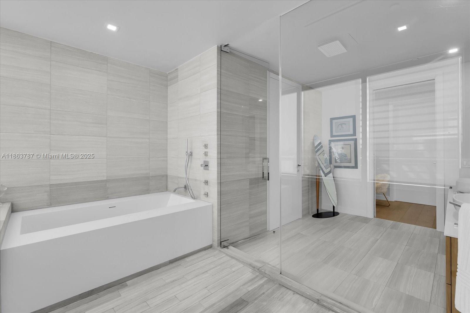 image Ritz-carlton Residences35