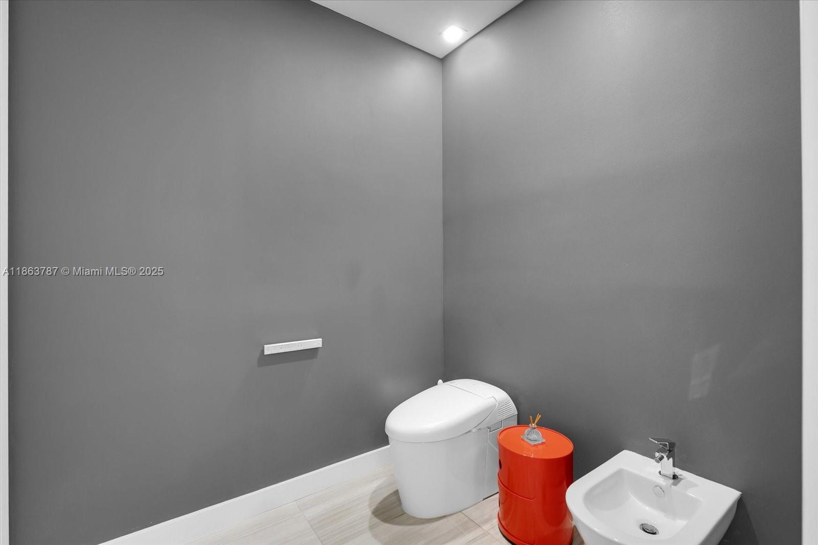 image Ritz-carlton Residences36