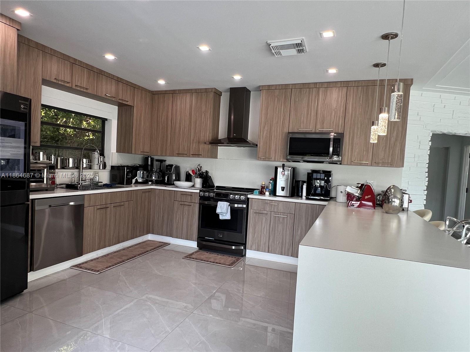 2062 NE 121st Rd North Miami, FL 33181