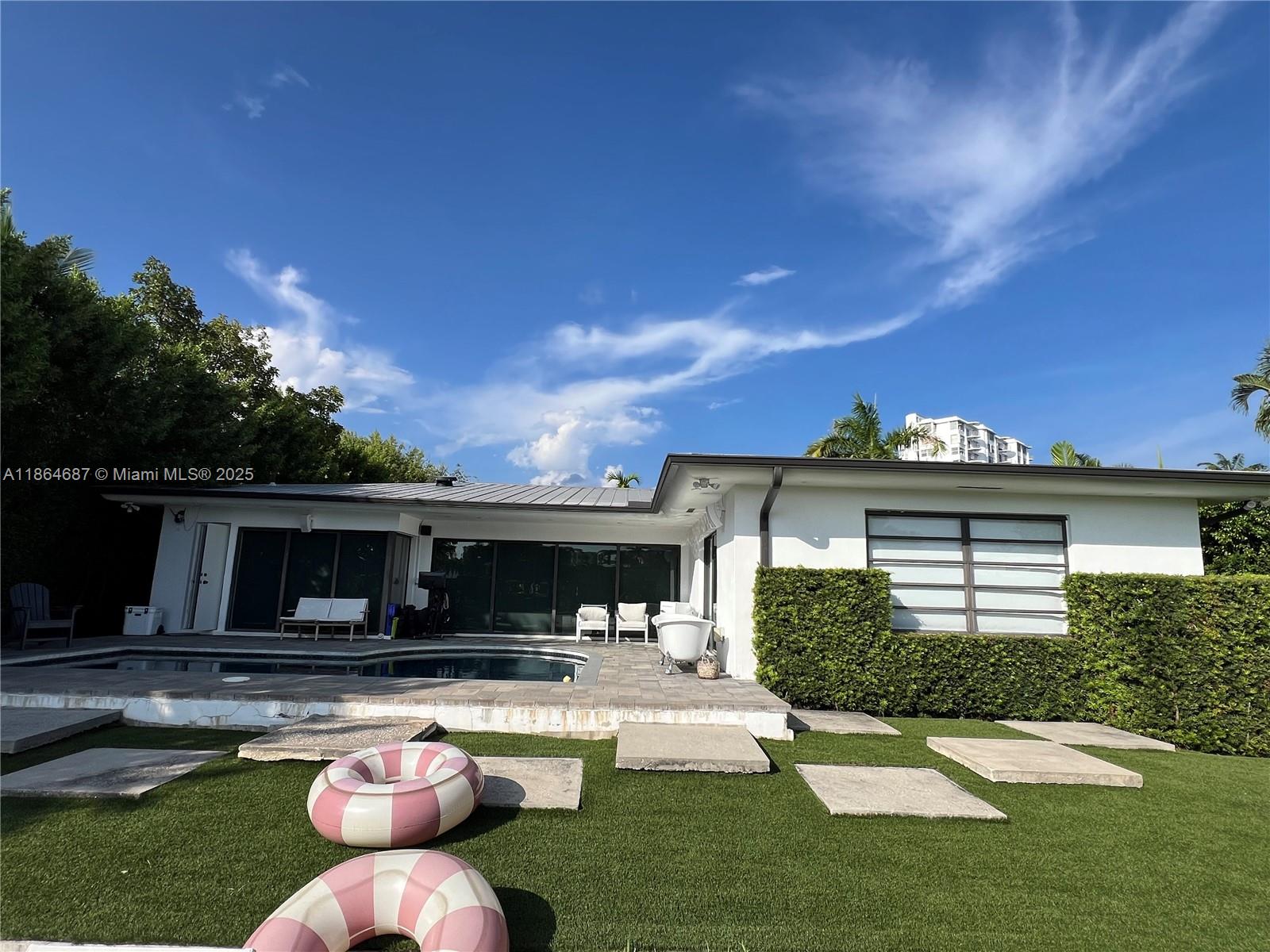 2062 NE 121st Rd North Miami, FL 33181