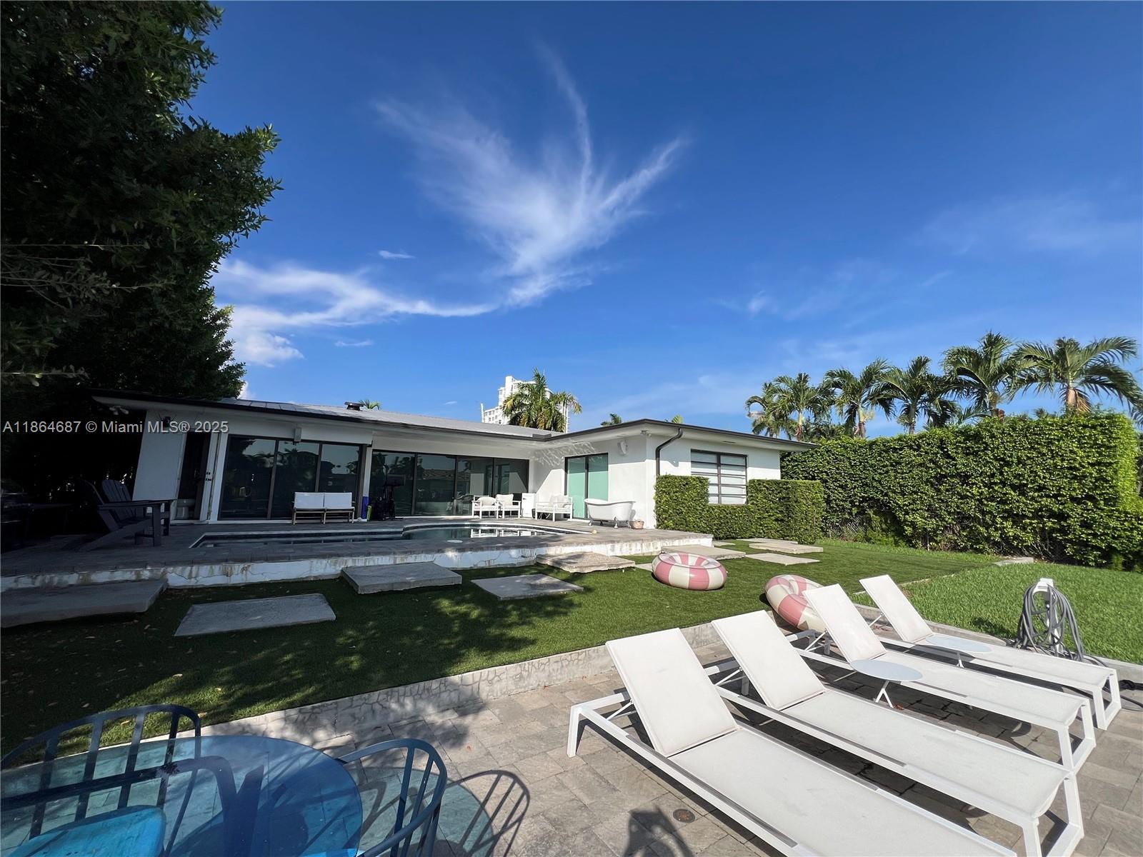 2062 NE 121st Rd North Miami, FL 33181