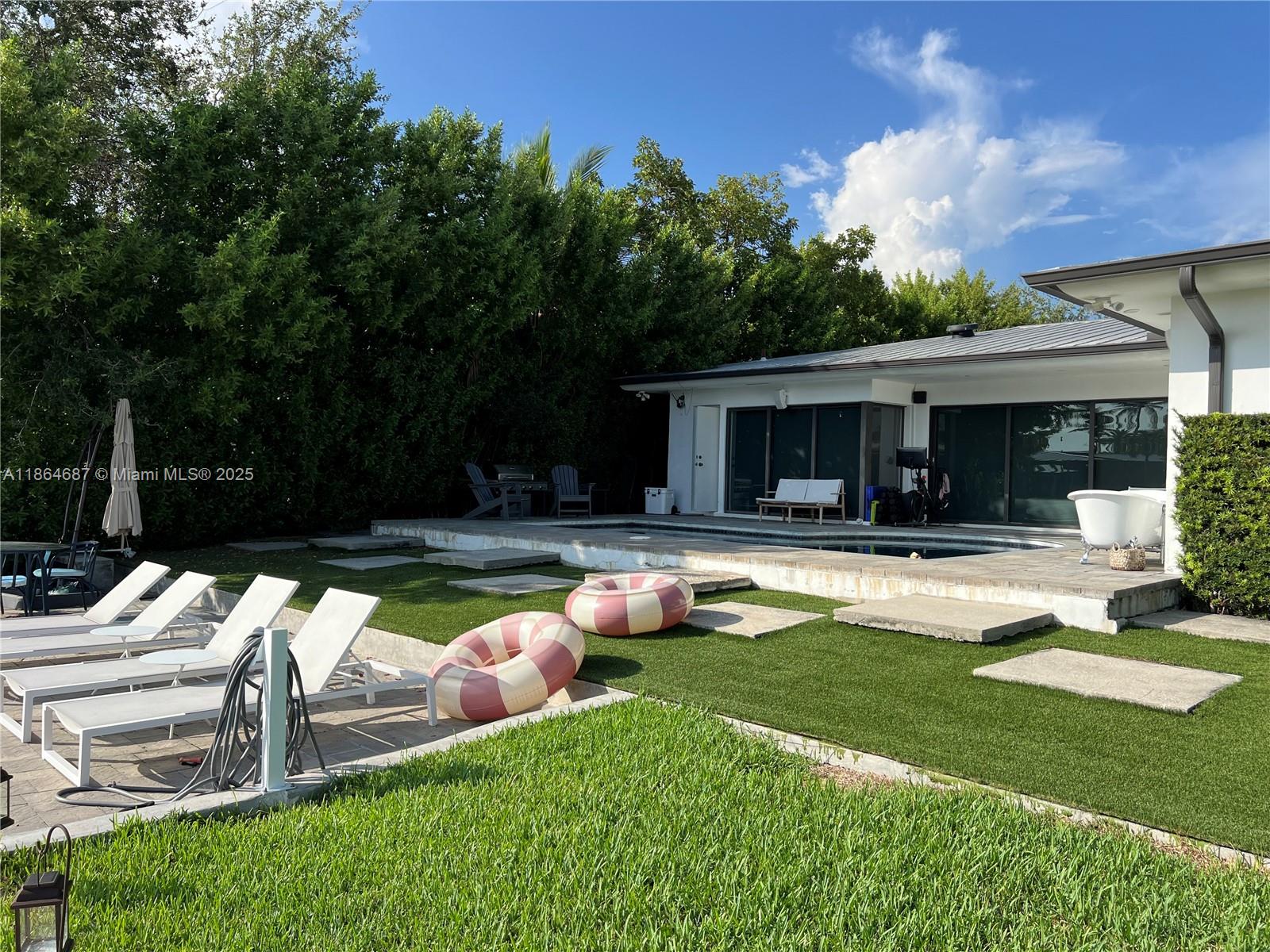 2062 NE 121st Rd North Miami, FL 33181