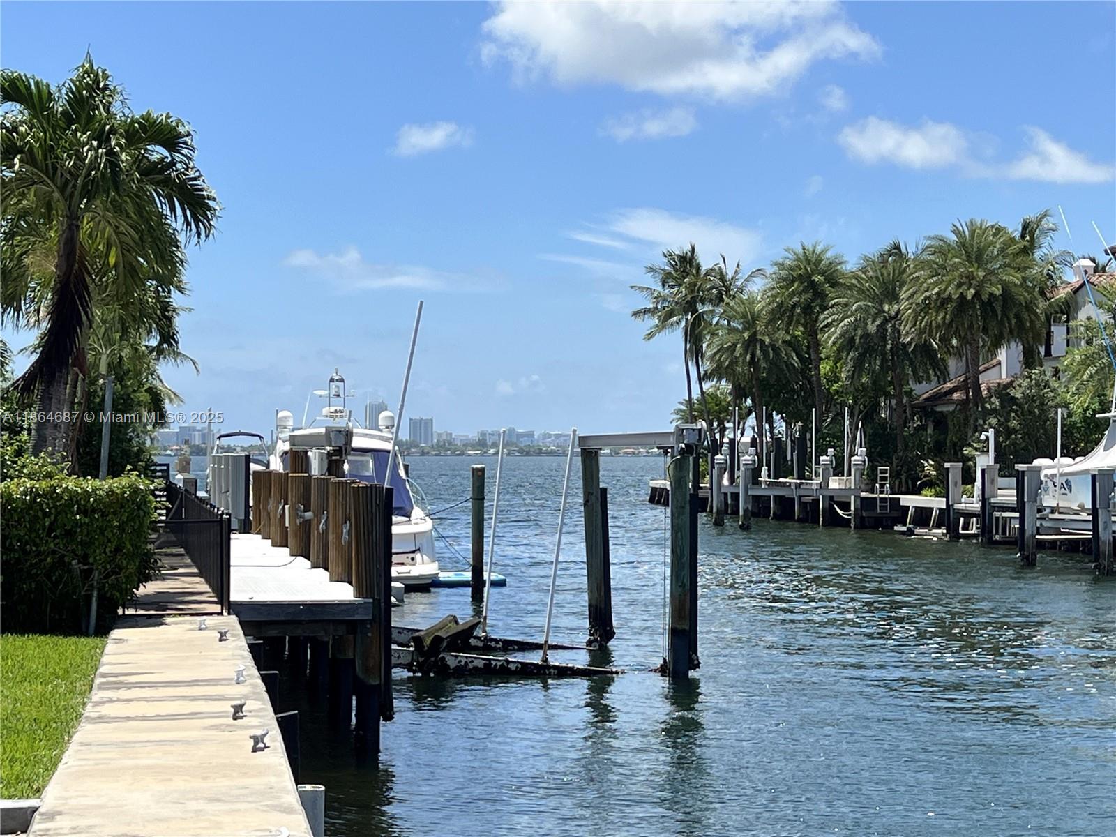 2062 NE 121st Rd North Miami, FL 33181