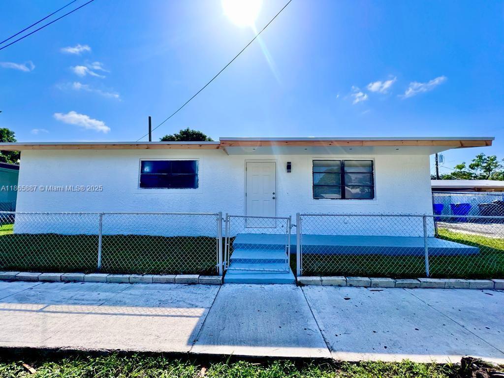 427 N 24th Ave #2B