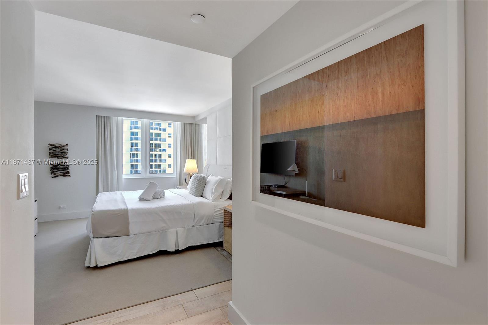 image 1 Hotel South Beach8