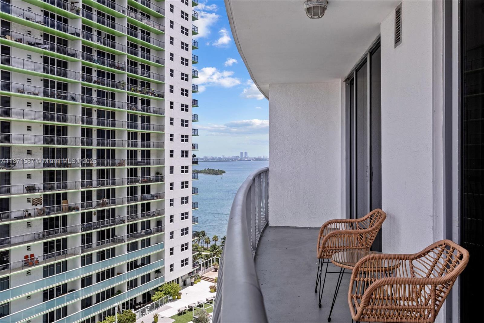 image Opera Tower Condo13
