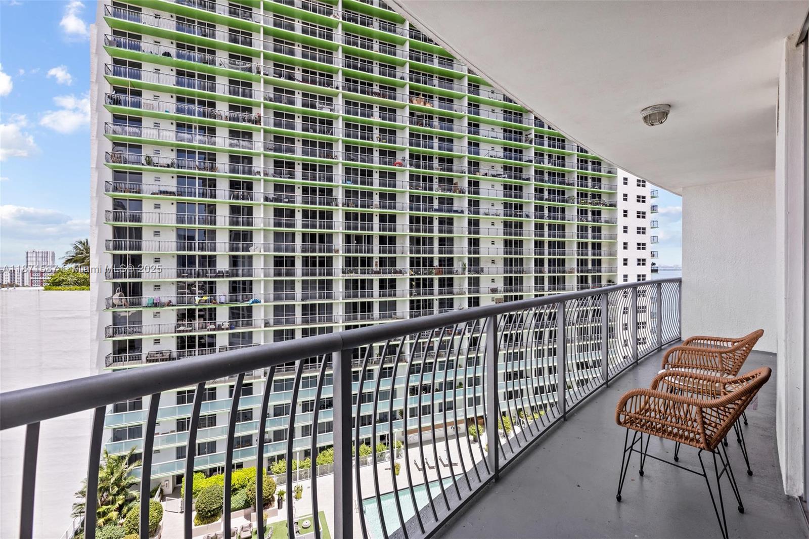 image Opera Tower Condo14