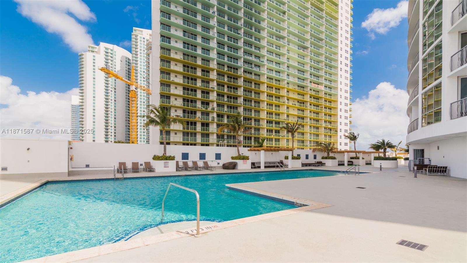 image Opera Tower Condo22