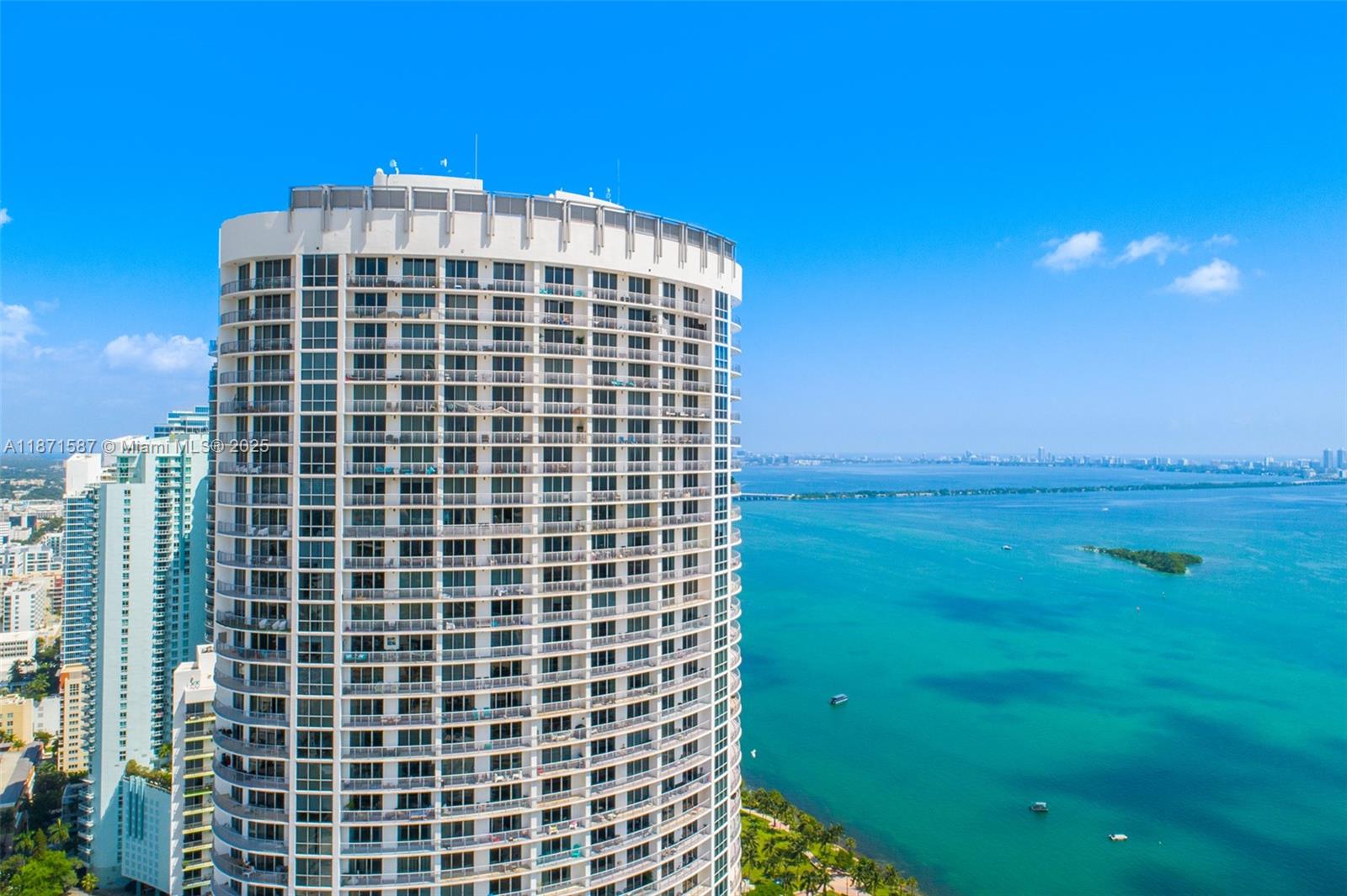 image Opera Tower Condo33