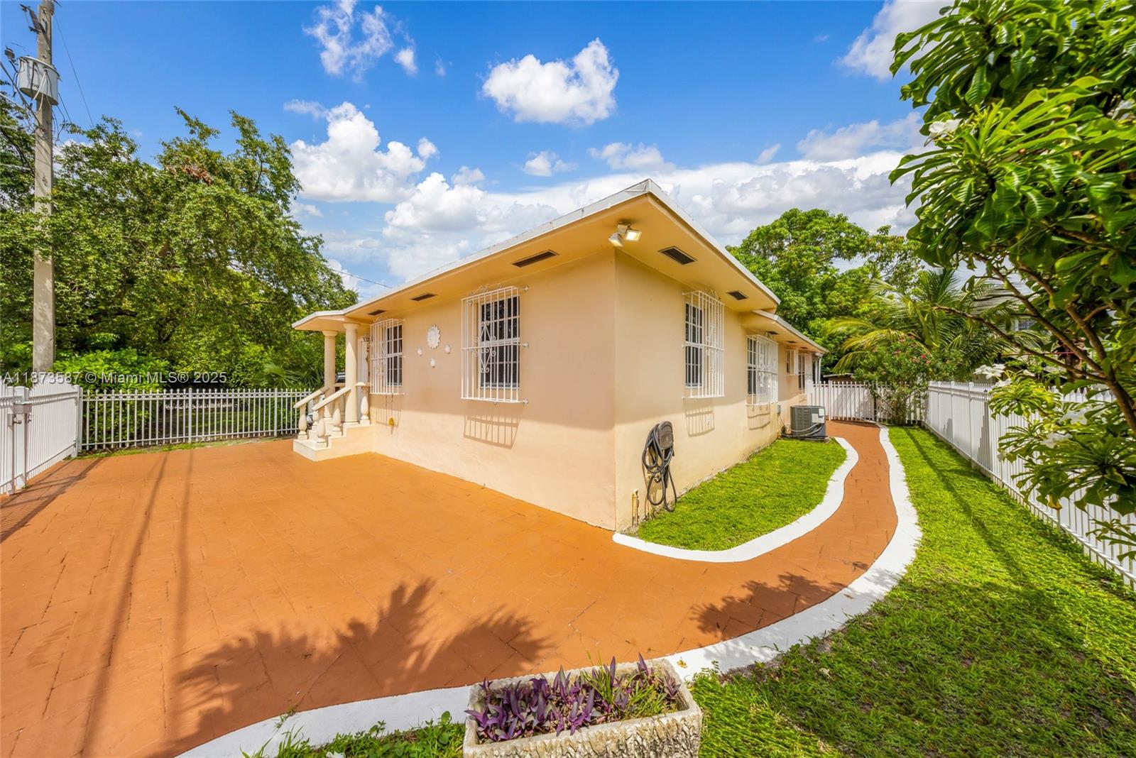 287 NW 31st St