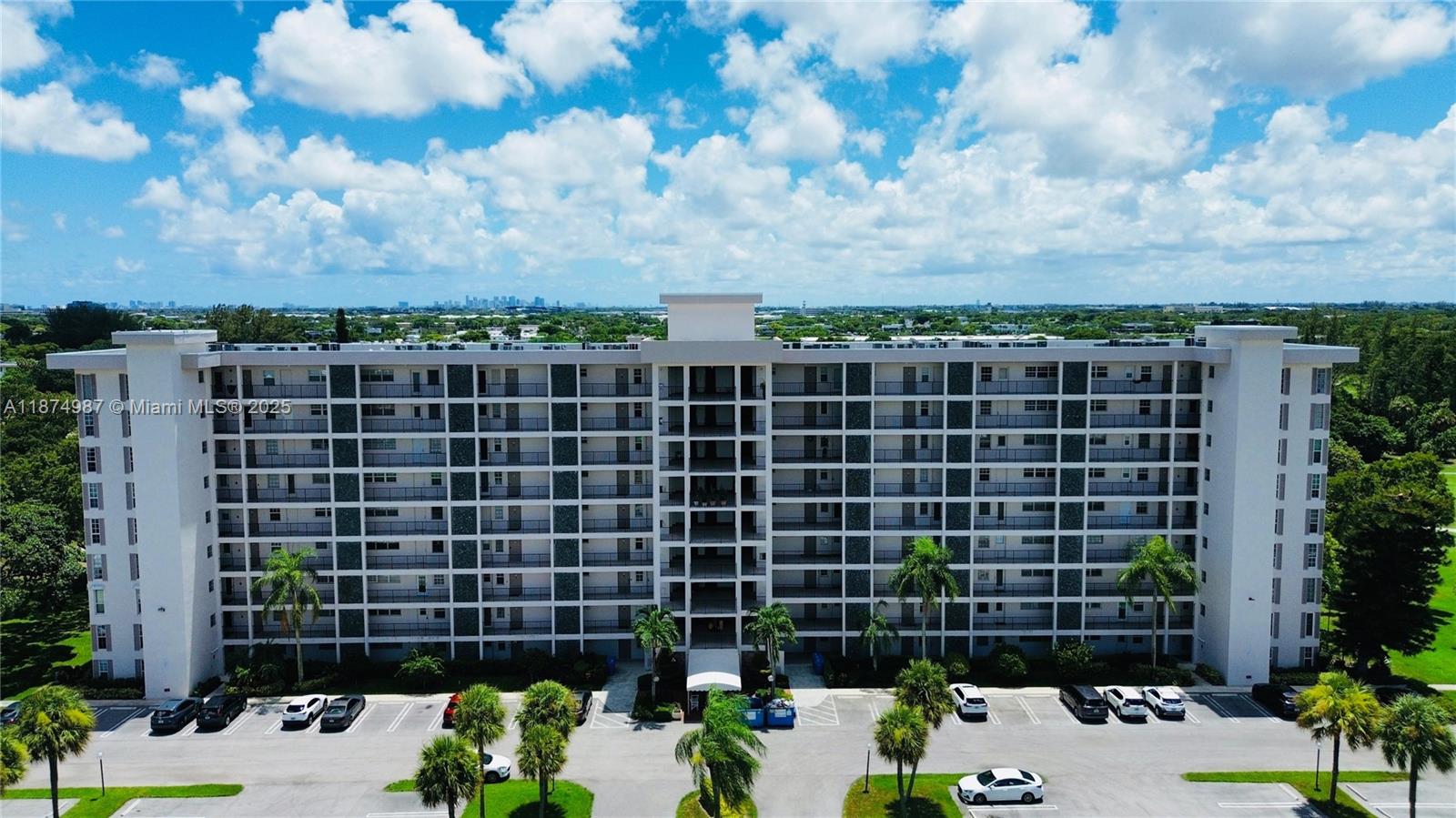 3100 N Palm Aire Dr #709