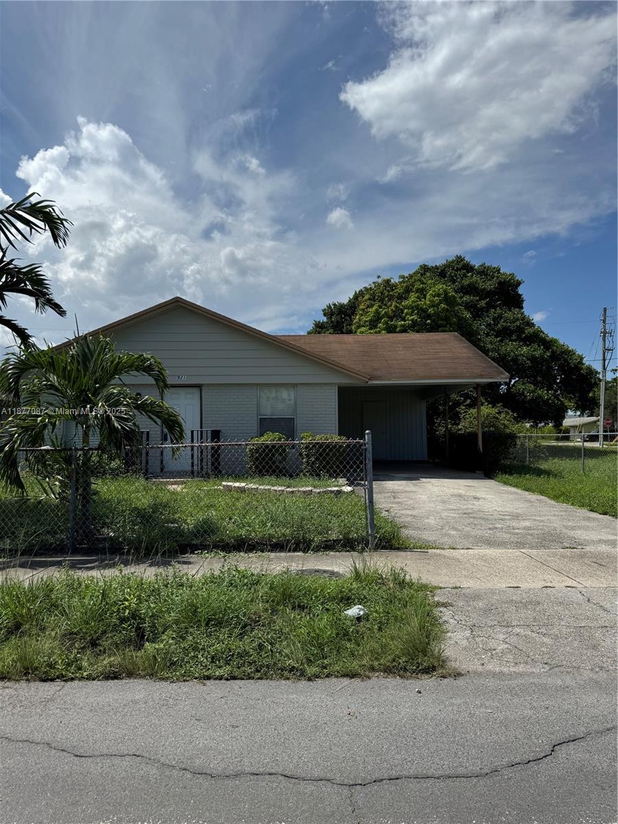 921 NW 5th Ave