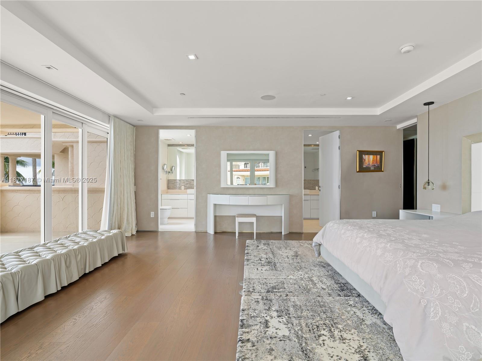 8011 Fisher Is Dr #8011 Miami Beach, FL 33109