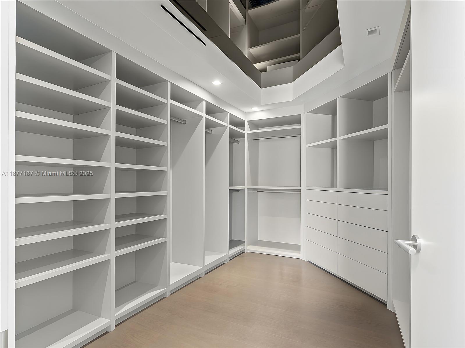 8011 Fisher Is Dr #8011 Miami Beach, FL 33109