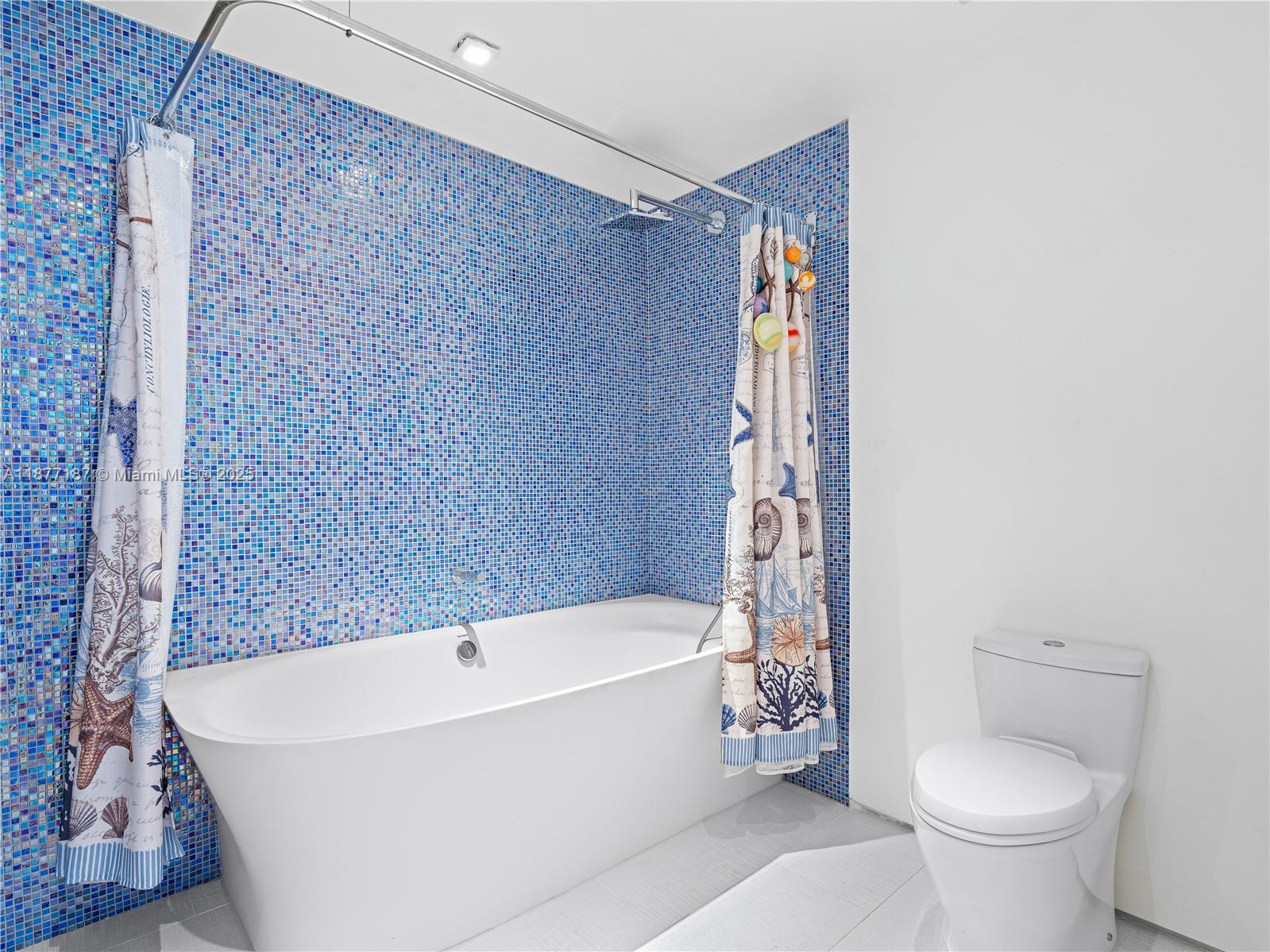 8011 Fisher Is Dr #8011 Miami Beach, FL 33109