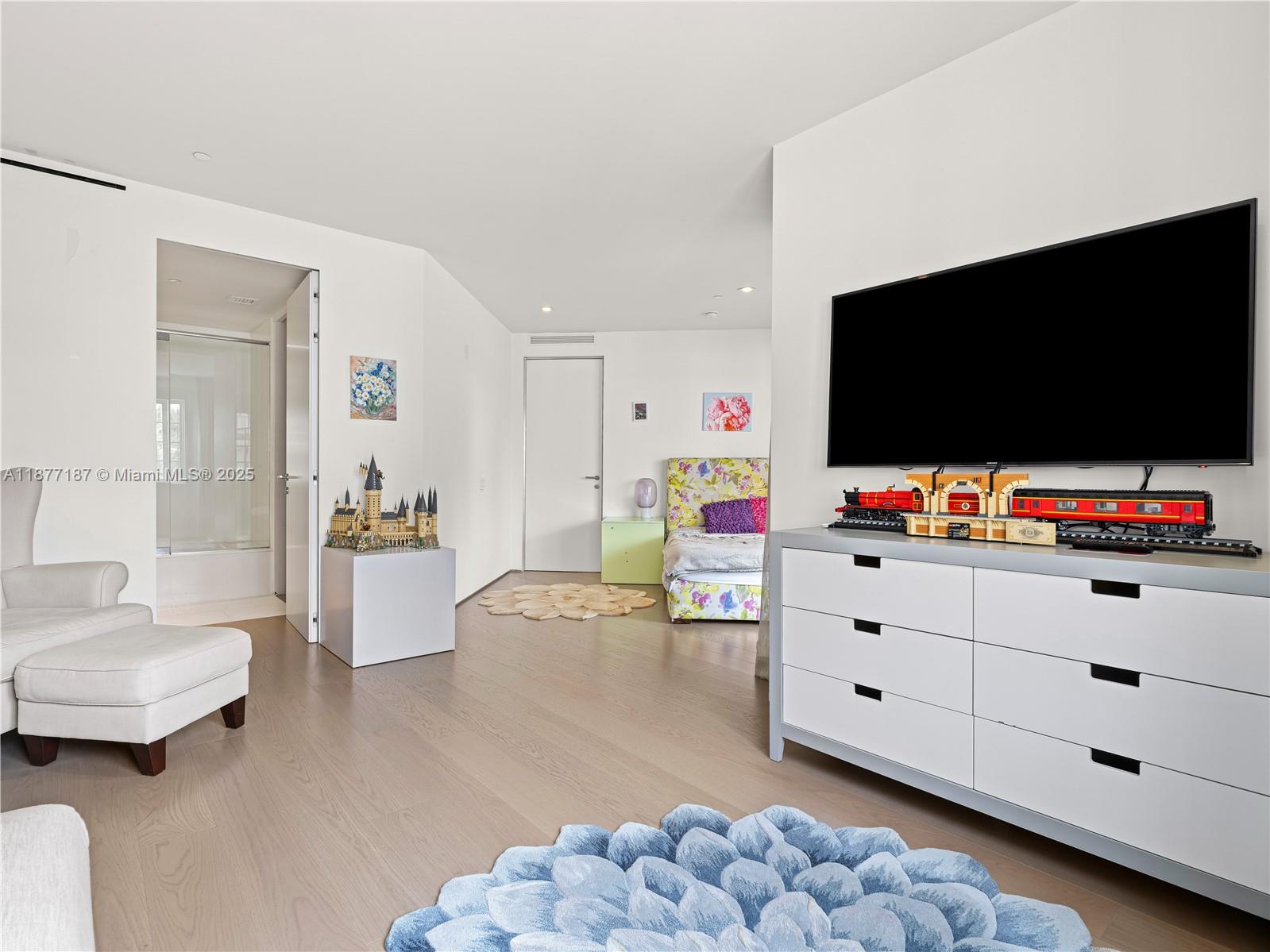 8011 Fisher Is Dr #8011 Miami Beach, FL 33109