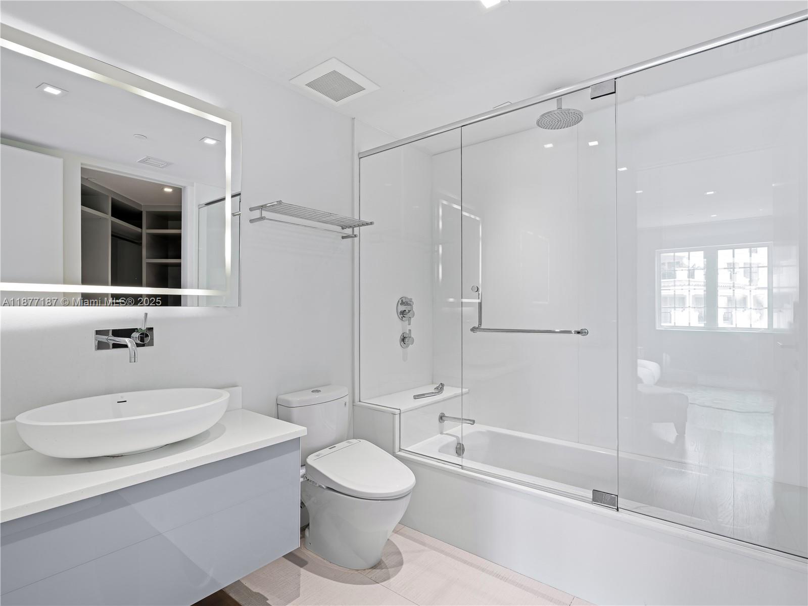 8011 Fisher Is Dr #8011 Miami Beach, FL 33109