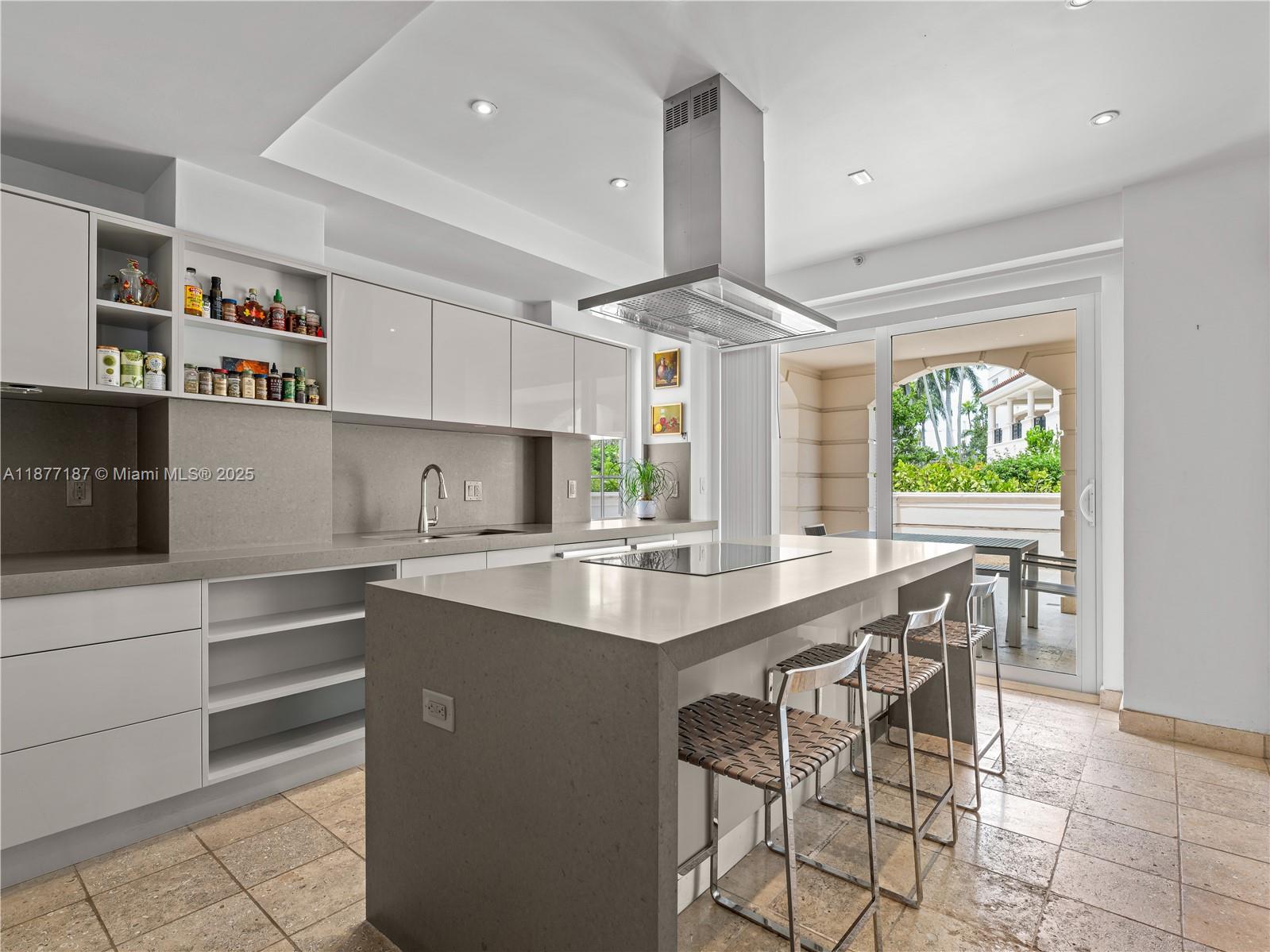 8011 Fisher Is Dr #8011 Miami Beach, FL 33109