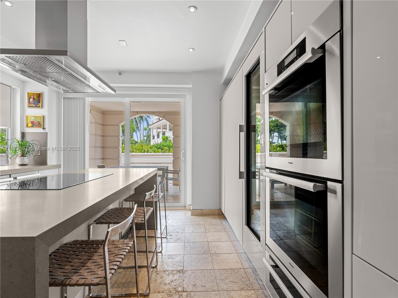 8011 Fisher Is Dr #8011 Miami Beach, FL 33109