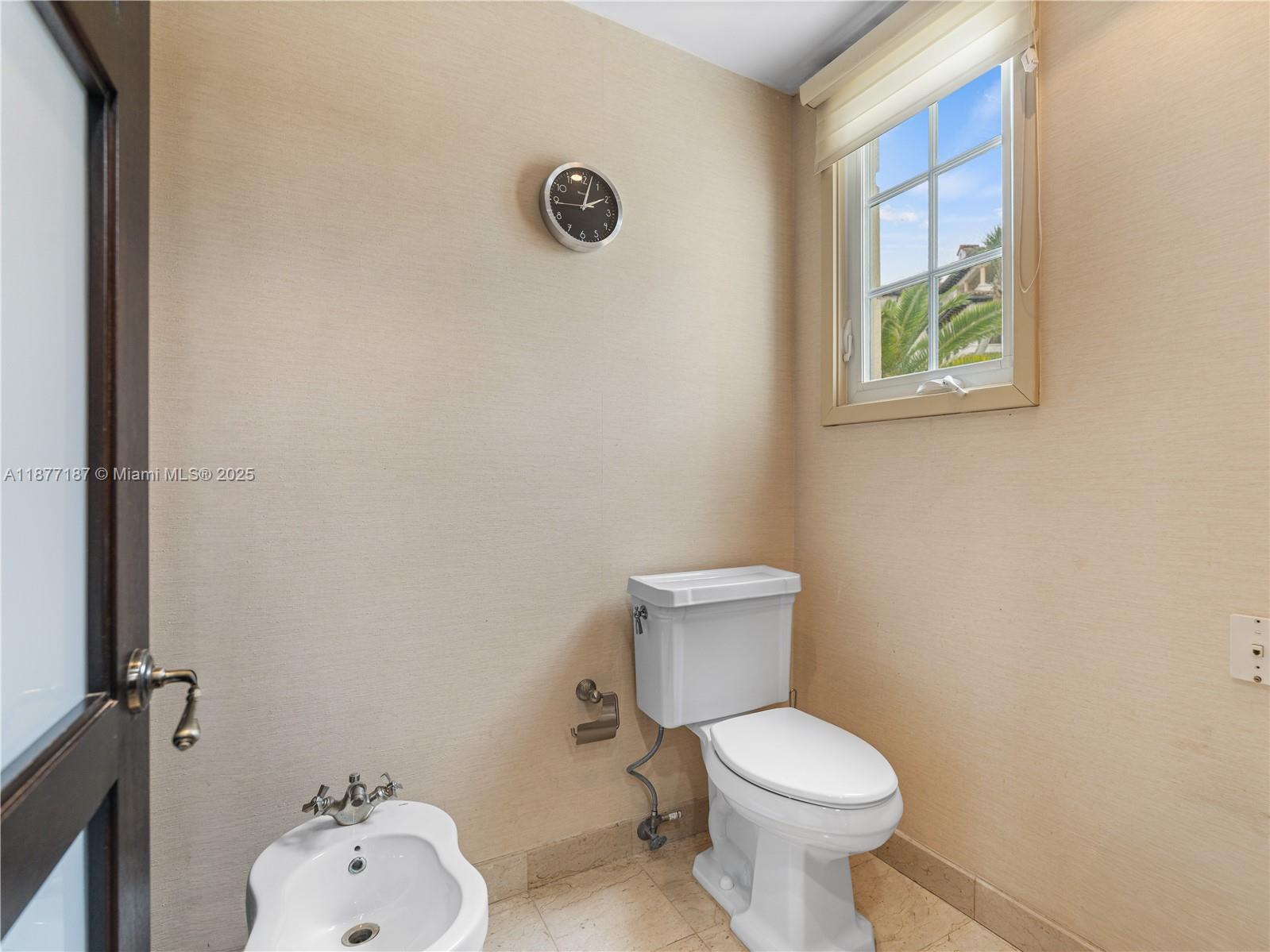 8011 Fisher Is Dr #8011 Miami Beach, FL 33109