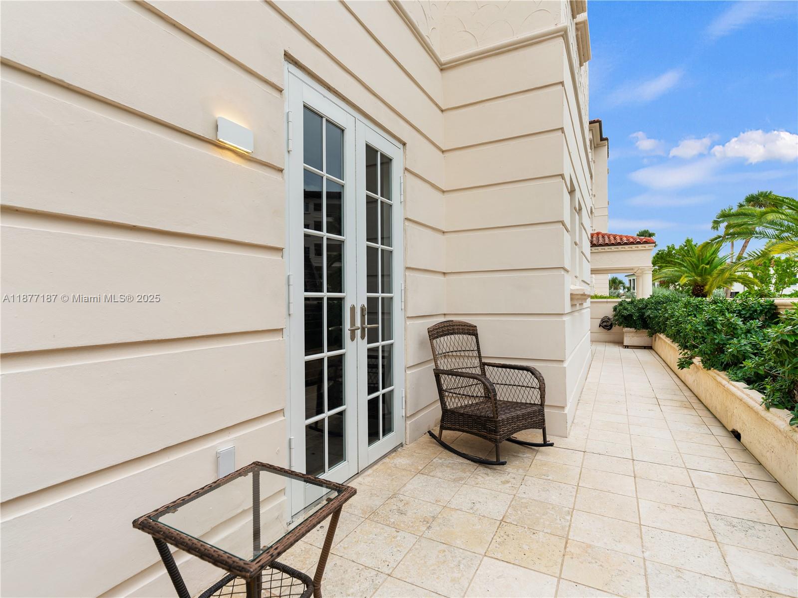 8011 Fisher Is Dr #8011 Miami Beach, FL 33109