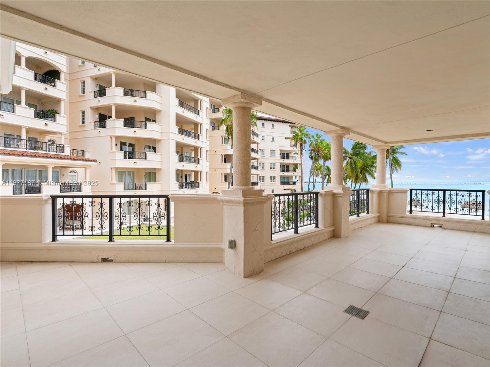 8011 Fisher Is Dr #8011 Miami Beach, FL 33109
