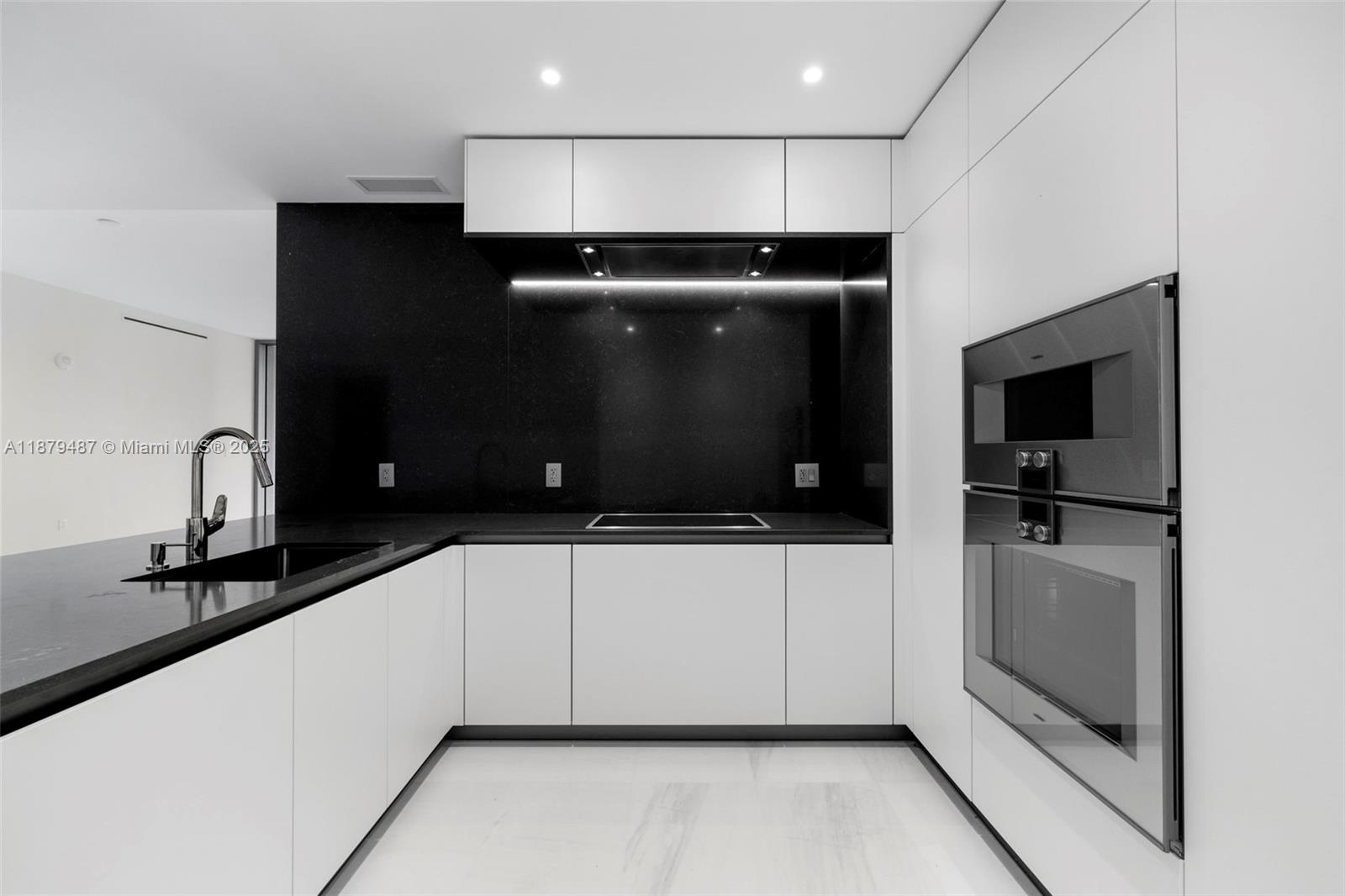 image Aston Martin Residences10